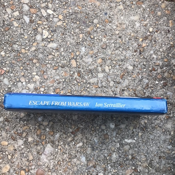 Escape from Warsaw by Ian Sarraillier - Picture 10 of 12